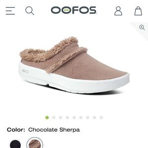 OOFOS oocoozie mule- chocolate